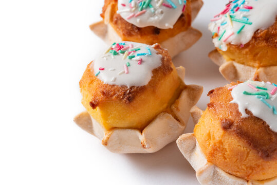 Pardulas, tipico dessert della cucina Sarda con ricotta e zafferano, dolce tipico delle festivit&agrave; pasquali 