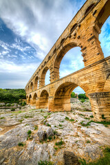 Het aquaduct Pont du Gard over de rivier de Gardon, Occitanie, Frankrijk