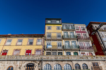 Les quais de Ribeira à Porto