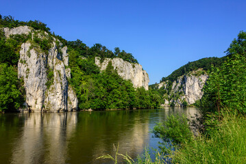 Fototapeta na wymiar Naturlandschaft am Donau-Durchbruch nahe Kloster Weltenburg