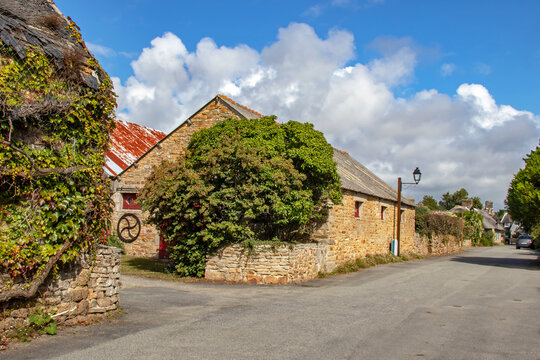 K&eacute;rascoe. Rue principale du village. Finist&egrave;re. Bretagne	