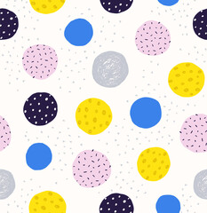 Seamless creative dotted circles pattern. Simple irregular doodle textured background. - 485531791