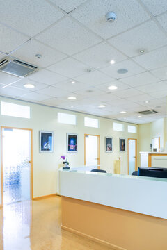 B&uuml;ro Vorzimmer mit Glast&uuml;ren