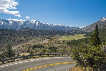 Foto op Plexiglas Peaks of Sierra Nevada mountains in the USA © Fyle