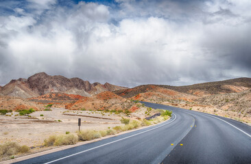 Fototapeta na wymiar Road in Valley of Fire in Nevada