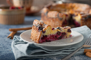 Breaded rustic pie with berries