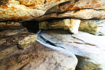 Góry Stołowe Polska - szczelina © Przemysaw