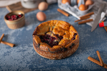 Breaded rustic pie with berries
