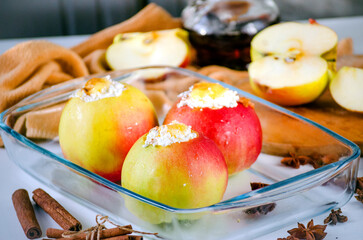 Raw apples with cottage cheese for baking