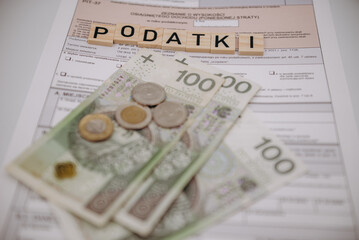 Podatki na tle pit 37