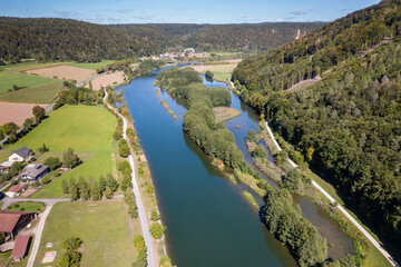 Luftbild des Rhein-Main-Donau-Kanal bei Oberhofen im Naturpark Altmühltal mit großem Biotop