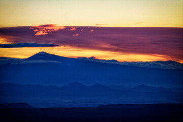 Profil du Mont Ventoux  au lever de soleil