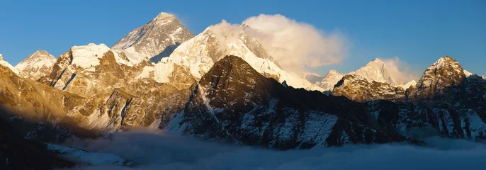 Papier Peint photo autocollant Makalu Coucher de soleil sur le mont Everest Lhotse et Makalu