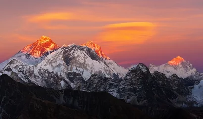 Crédence de cuisine en verre imprimé Makalu Vue du coucher du soleil sur le mont Everest, le Lhotse et le Makalu
