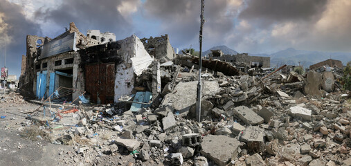 Yemeni house destroyed because of the Yemen war, Taiz - obrazy, fototapety, plakaty