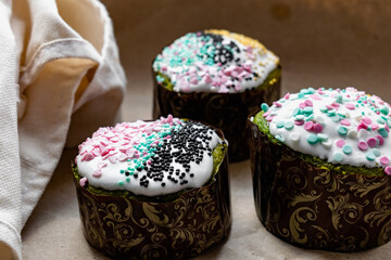 cupcakes on a plate