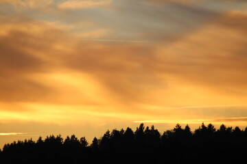 Landschaft und Sonnenuntergang