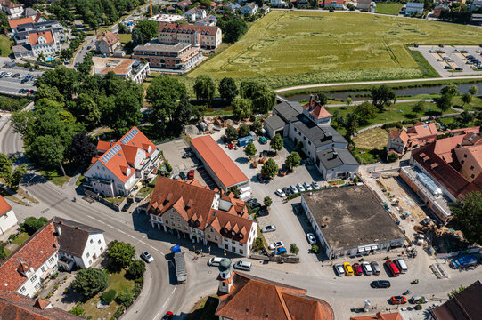 Luftbild Beilngries im Naturpark Altmühltal mit Gewerbeimmobilien an der Sulz
