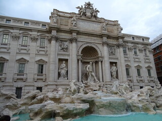 Fototapeta na wymiar trevi fountain, Rome, Italy