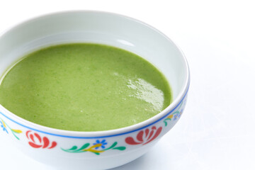 green cream soup with broccoli