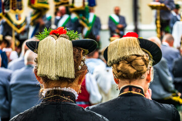 typical bavarian traditional clothing