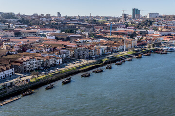 Vue sur Porto Villa Nova de Gaia depuis le Pont Dom-Luís I