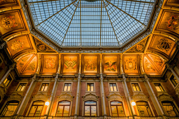 La verrière de la cour des Nations du Palais de la Bourse de Porto