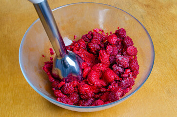 Preparation of desserts from frozen raspberries. Jams, confiture, filling.
