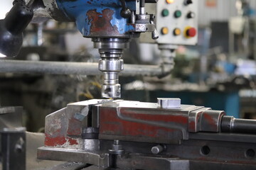 Manuseio de maquina indutrial