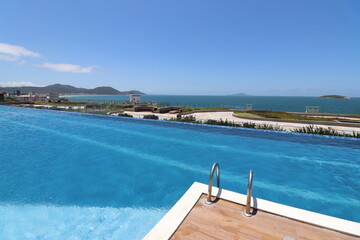 Piscina de borda infinita - Florianópolis