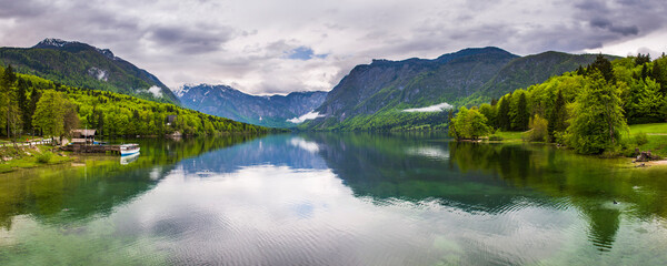 Naklejka na ściany i meble Lake Bohinj (Bohinjsko Jezero), Triglav National Park, Julian Alps, Slovenia, Europe