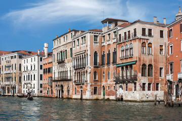 Fototapeta na wymiar Paläste am Canal Grande, Venedig
