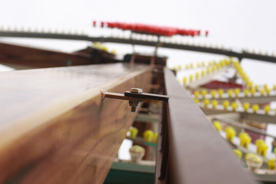 Ferris wheel and screw