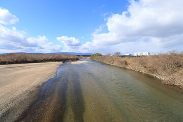 京都府木津川と河川敷の風景