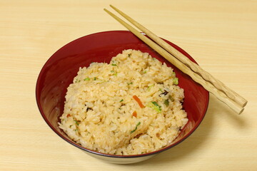 大盛りの炊き込みご飯