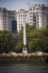 Obraz premium Cleopatra's Needle in Westminster, seen from South Bank, London, England