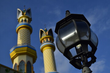 Fototapeta na wymiar Garden lights in the mosque
