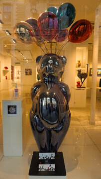 Sculpture at Art store by artist Ceve