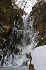 四国徳島県神山町の名瀑「神通滝」の氷結（氷瀑）