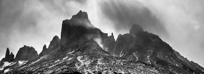 Papier Peint photo autocollant Cuernos del Paine Montagnes de Los Cuernos del Paine vues de la vallée française (Valle Frances), Parc National Torres del Paine, Patagonie, Chili, Amérique du Sud