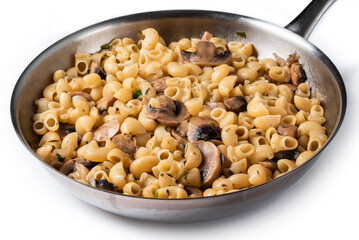 Padella di pipe rigate ai funghi, pasta italiana vegetariana 