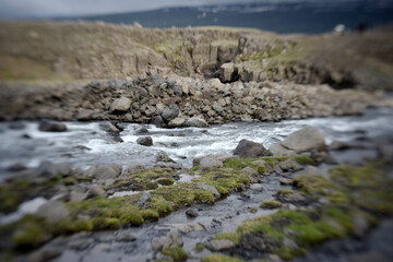 Fototapeta na wymiar Landschaft am Wasserfall Hengifoss - Island