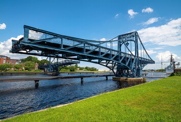 Fototapeta na wymiar Wilhelmshaven (Nordsee), Kaiser-Wilhelm-Brücke