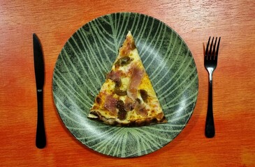 chicken with a fork pizza