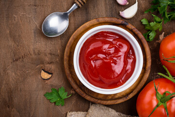 Fresh homemade tomato sauce with garlic