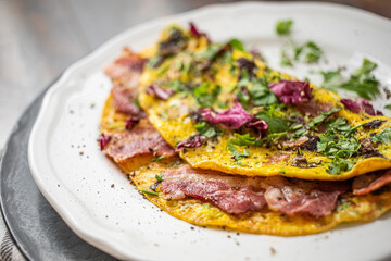 Sirtuin Omelette with Bacon