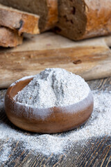wheat flour with bran for making rolls and bread