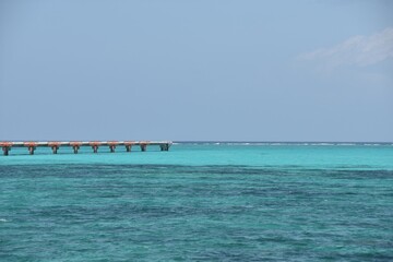 下地島コバルトブルーの海