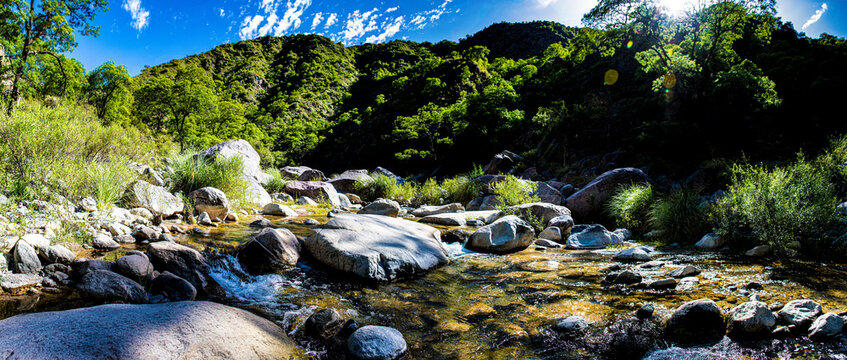 r&iacute;o, acu&aacute;tico, arroyo, monta&ntilde;a, naturaleza, paisaje, bosque, cascada, roca, &aacute;rbol, cielo, verano, verde, viajando, valle, acampar, primavera