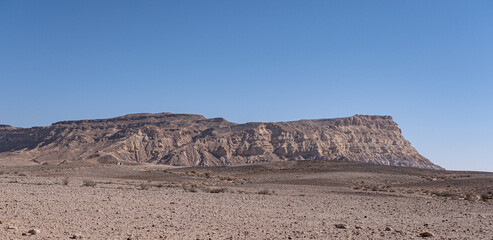 Closer view of Mount Ardon, 722 m ASL, located to the East of the Ramon Crater, near Mitzpe Ramon, south of Beer Sheba, Negev Desert, Israel	 - obrazy, fototapety, plakaty
